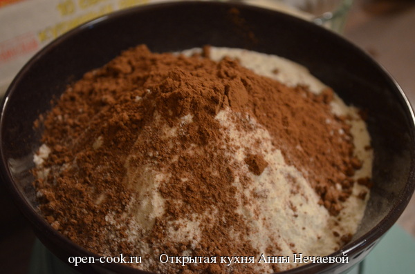 Шоколадное печенье (на какао) с апельсиновой глазурью