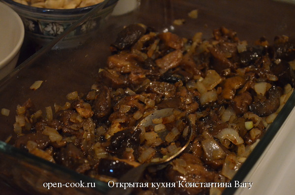Штрудель с лесными грибами и сырным соусом от Константина Вагу