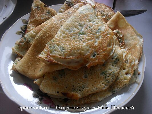 Блинчики с зеленым луком и сыром