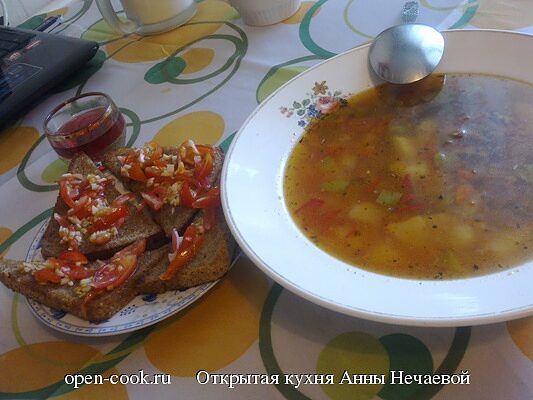 Радужный супчик с телятиной и гренками
