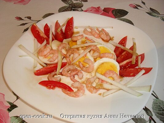 Салат с креветками, закусочный