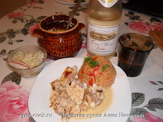 Мясо посадское в горшочках