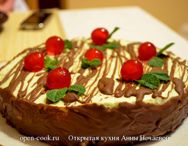 Шоколадный торт с клюквой и мятным творожно-йогуртовым кремом