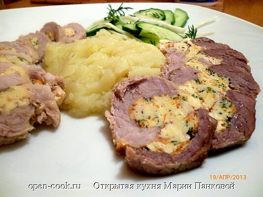 Мясной рулет с омлетом
