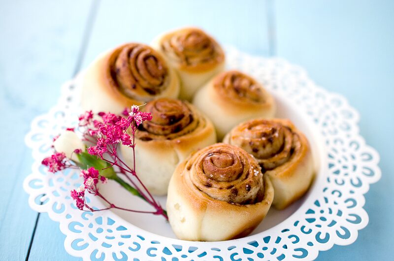 Мини булочки с корицей