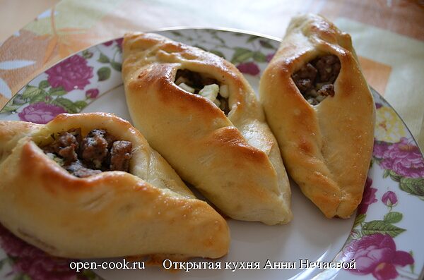 Расстегаи с мясом