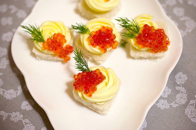 Канапе с икрой