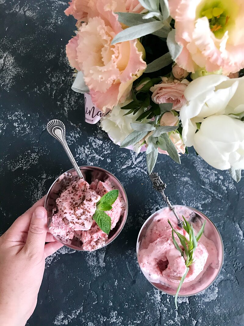 Клубничное мороженое