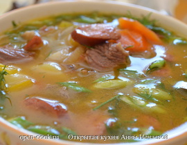 Острый суп на бараньем бульоне с охотничьими колбасками
